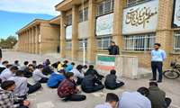 دانش آموزان مدرسه حیقوق نبی تویسرکان با حرفه ای پرستاری آشنا شدند